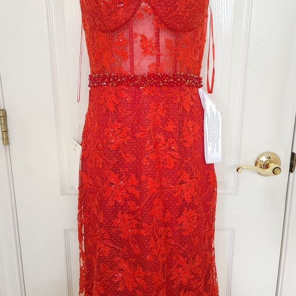 Mac Duggal | 12406 Corset Lace Floral Embroidered Gown Red Size 2 New with Flaws - Picture 5 of 14